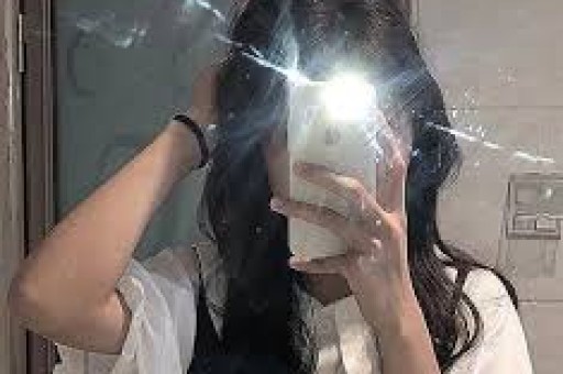2026最新小八卦：赵丽颖礼貌送花不入场杨洋代言被秒抢圈内这些人低调又忙碌