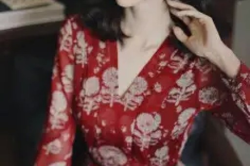 顶流网红翻车 白冰卸下网红滤镜道歉